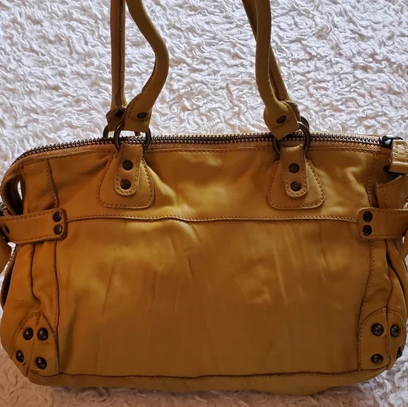 Bica cheia leather mustard color purse - Picture 4 of 5